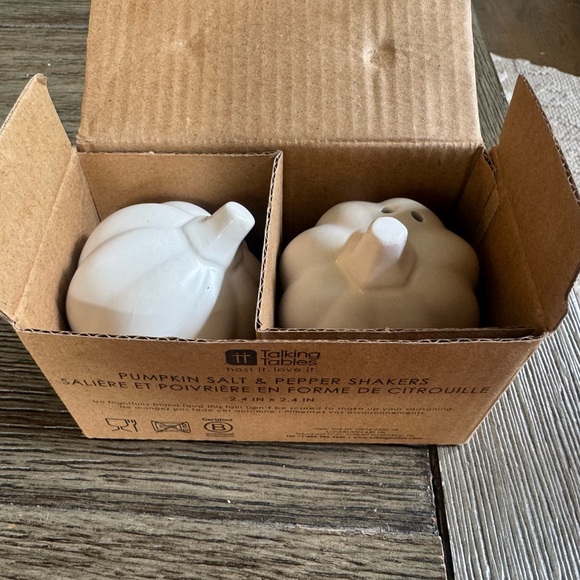 Talking Tables Pumpkin Salt & Pepper Shakers - Picture 4 of 4